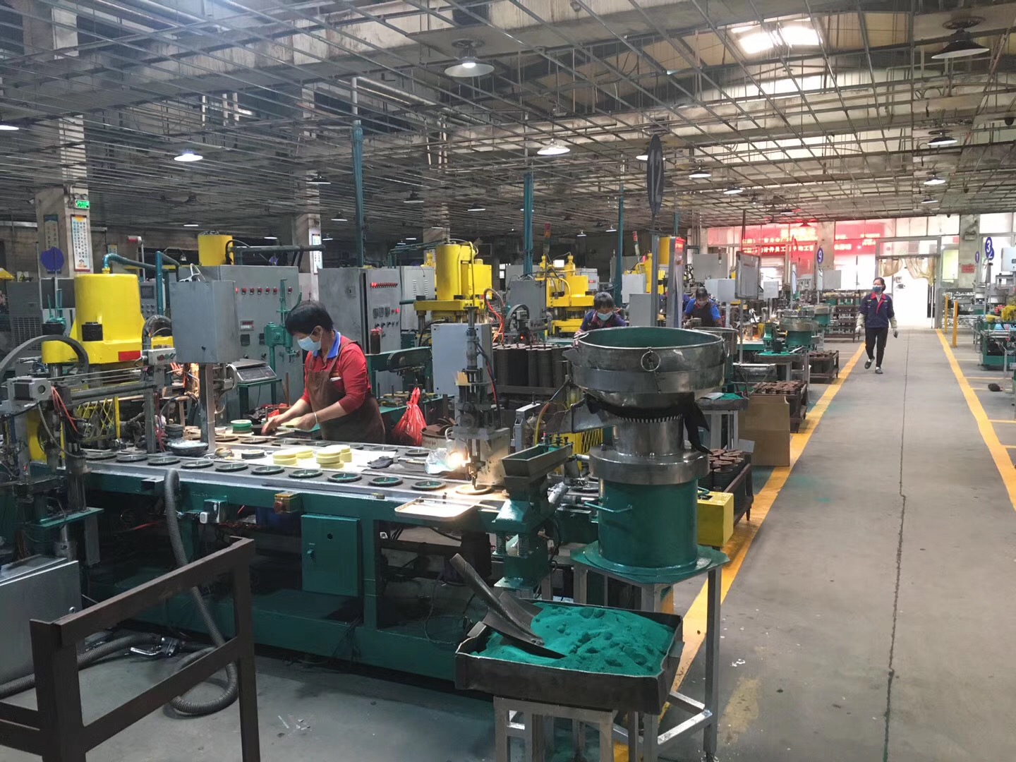 金(jīn)利威磨料磨具于2月(yuè)10日(rì)正式複工(gōng)生(shēng)産!(圖5) 金(jīn)利威磨料磨具于2月(yuè)10日(rì)正式複工(gōng)生(shēng)産!(圖5)